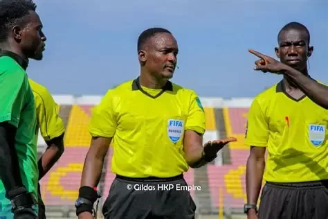 Louis Djindo Houngnandande, arbitre international béninois