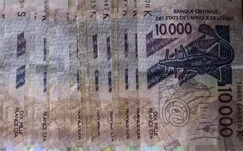 Des billets de banque