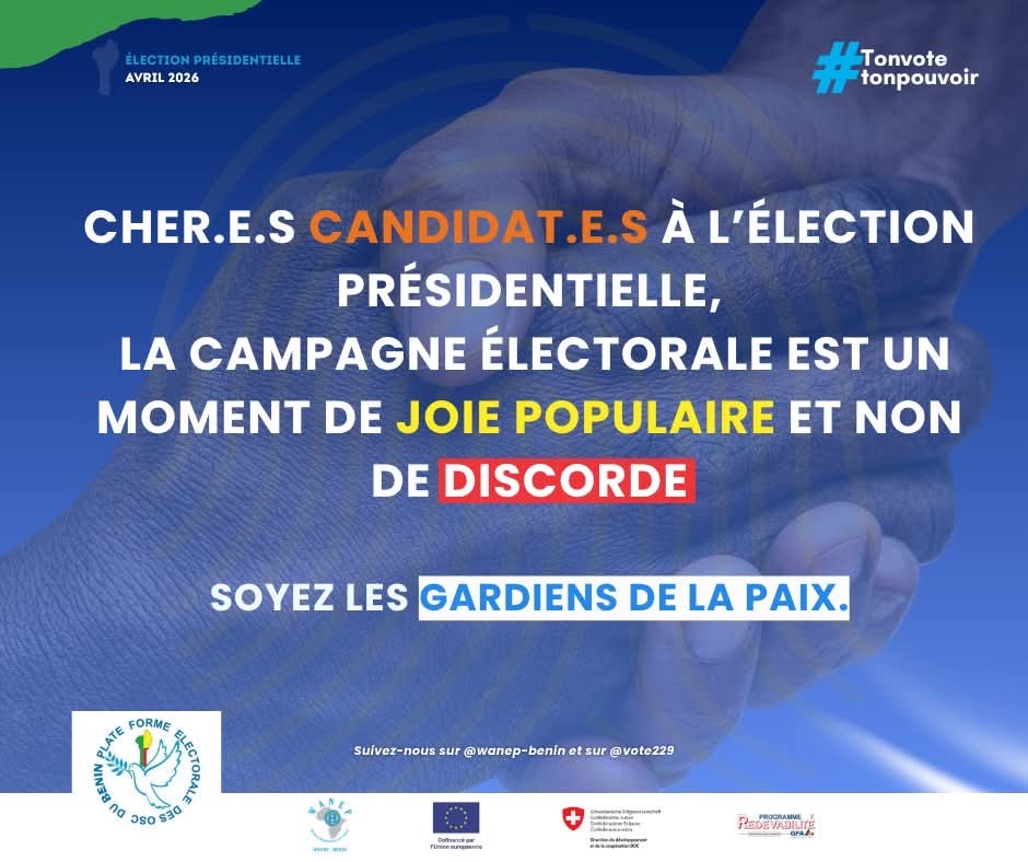 Deux mains de couleur différente se serrent sur un fond bleu avec un message de paix en texte coloré.