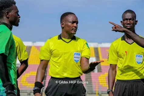 Louis Djindo Houngnandande, arbitre international béninois
